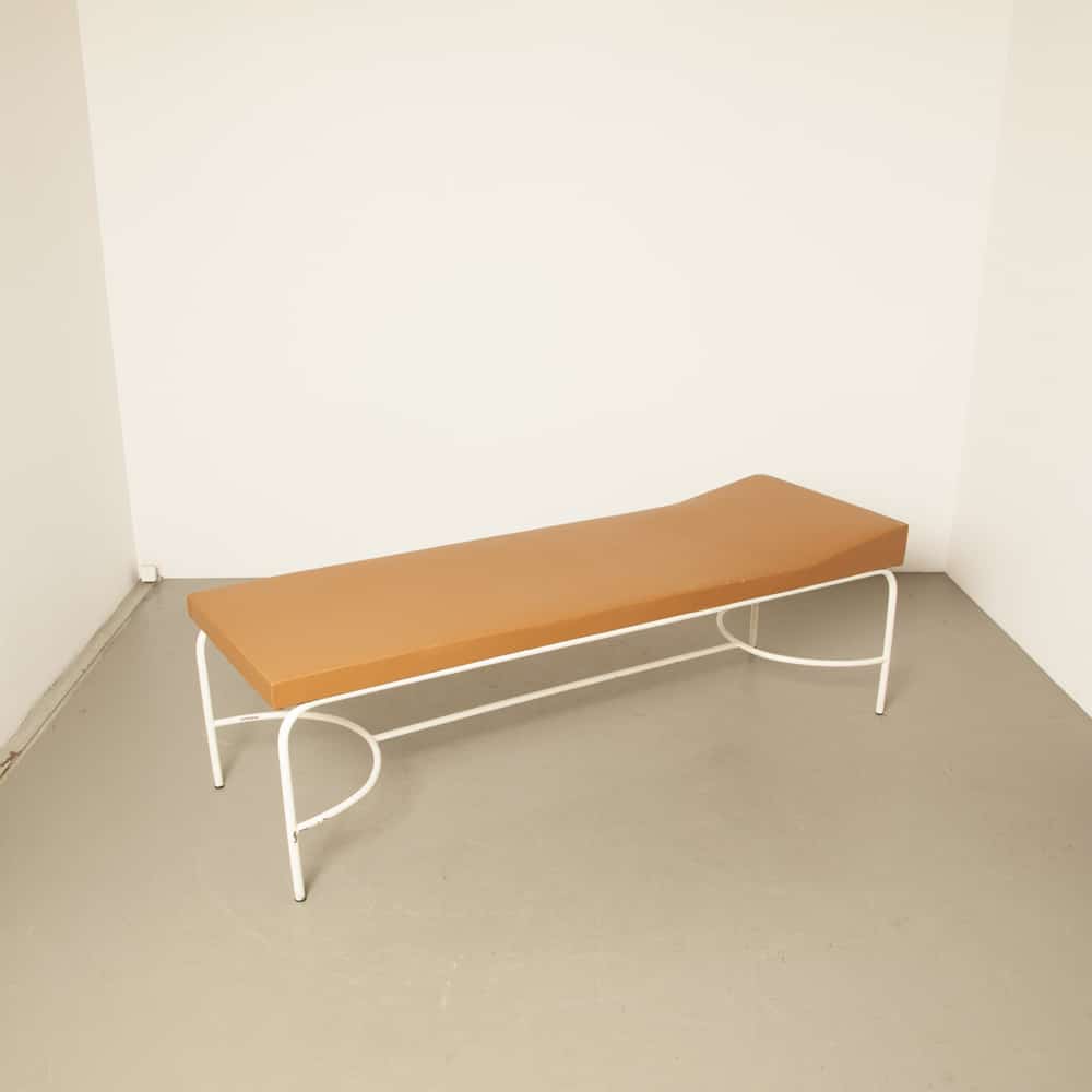 Daybed canapé massage table 1930s 40s 50s hospital sports club first aid midcentury modern vintage retro brocante