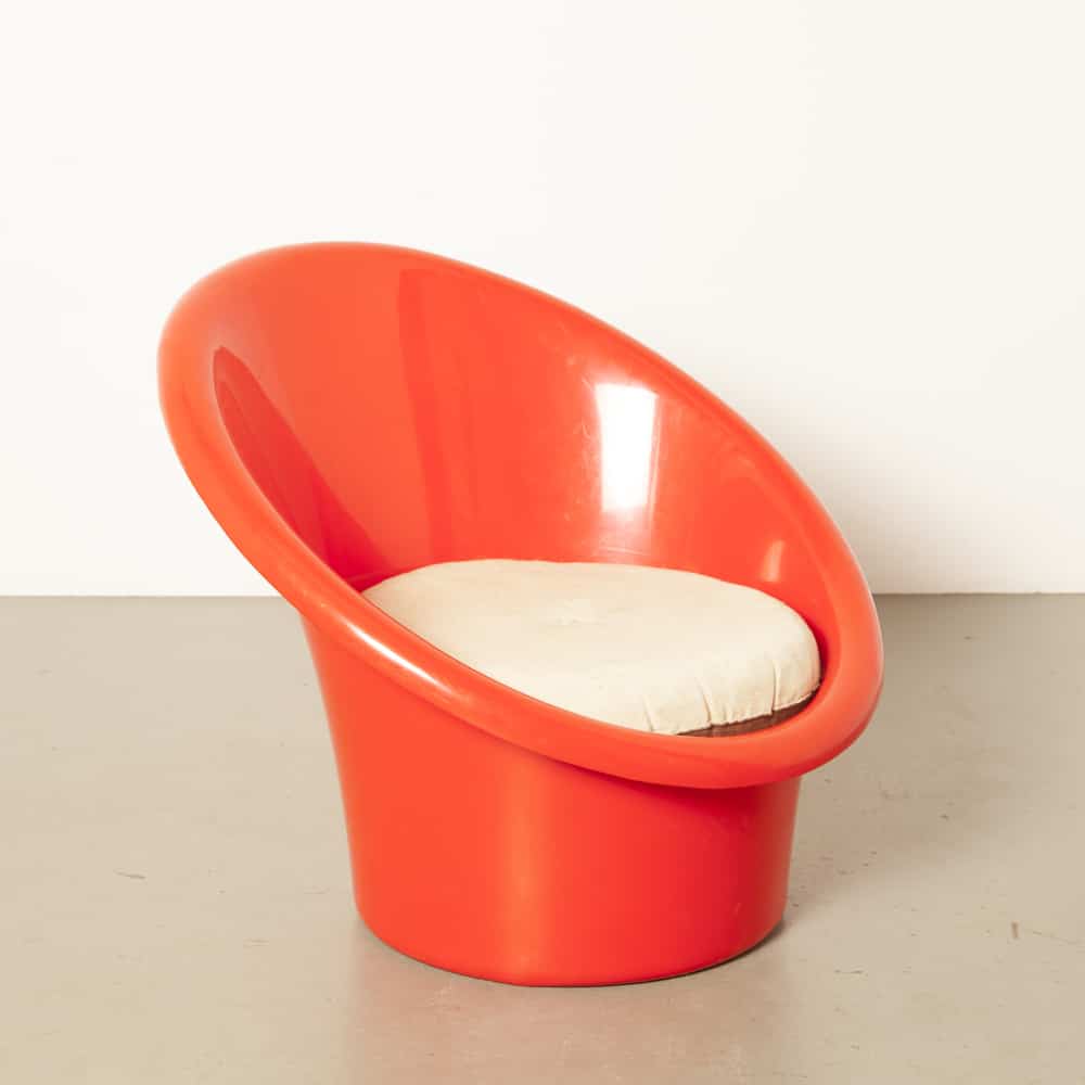 bidden Productie leugenaar Red-orange Skopa lounge chair ⋆ Neef Louis Design Amsterdam