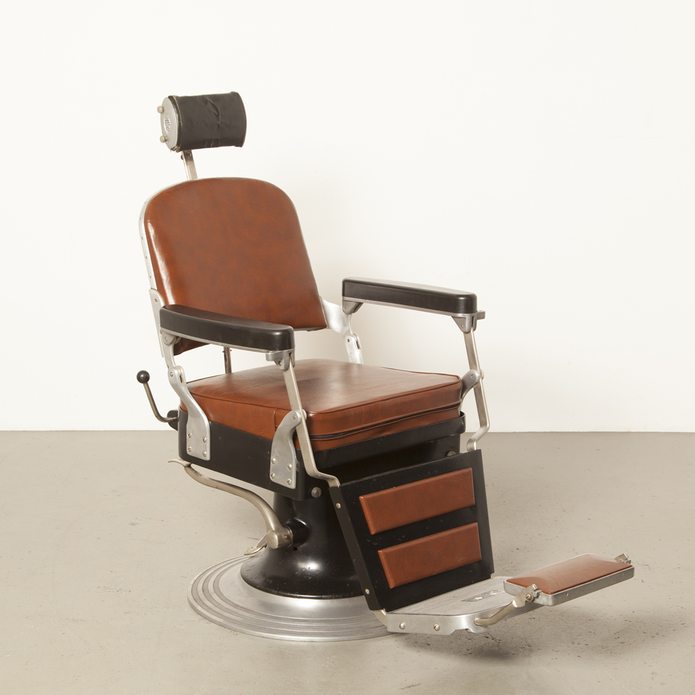 Nike Barber chaise noir marron skai Suède hydraulique restauré réglable coiffeur salon décor coussin de siège réversible pivotant lourd vintage rétro industriel 30 s 40 s années XNUMX années XNUMX