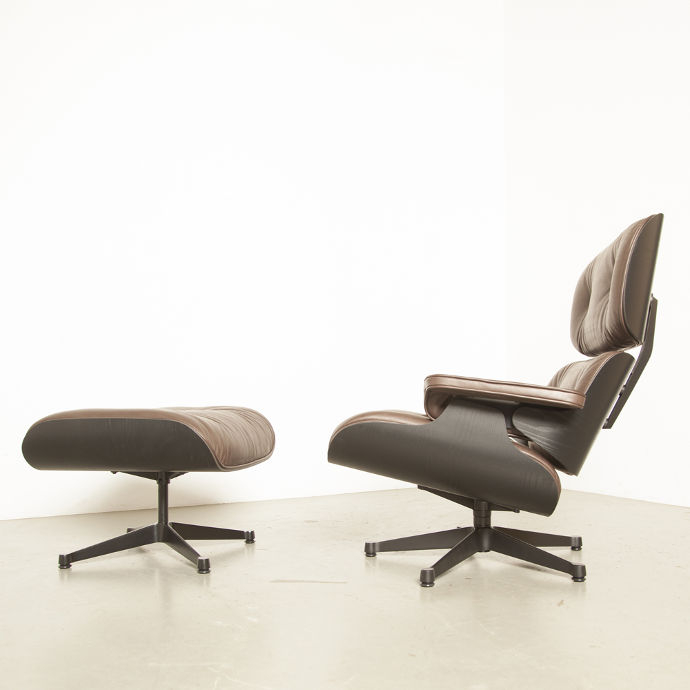 jury Ban voorkant Lounge Chair Ottoman Eames Vitra brown leather ⋆ Neef Louis Design Amsterdam