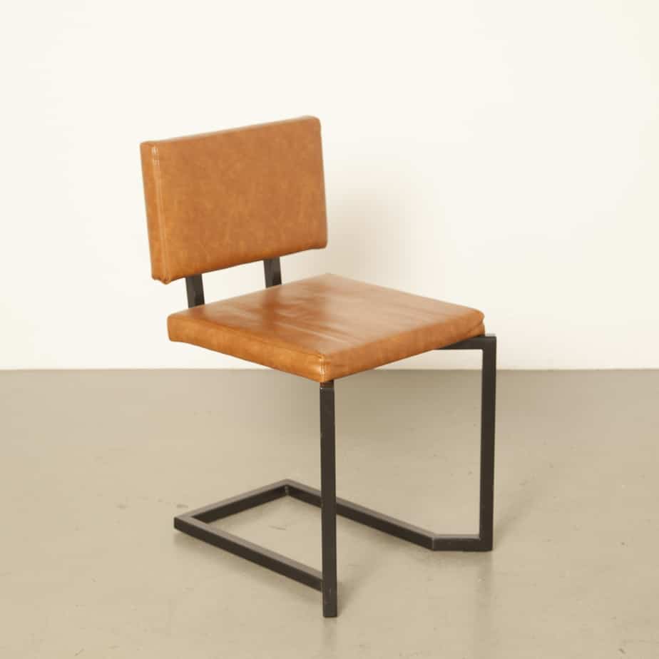 AVL コーカー 椅子 スタジオ ヨープ・ヴァン・リースハウト スタッカブル Lensvelt 黒 正方形 金属 チューブ 茶色 革 オランダの デザイン 中古 プリミティブ 機能的 2010年代 XNUMX年代
