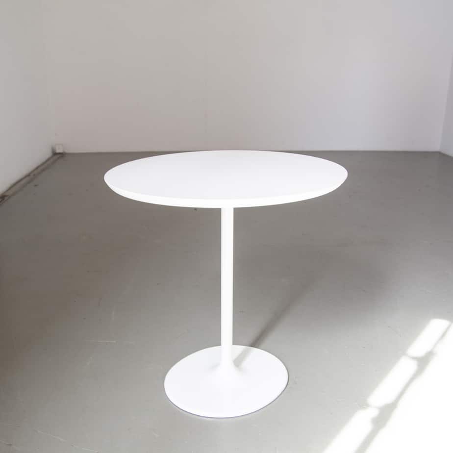 Dizzie table Arper Neef Louis Design