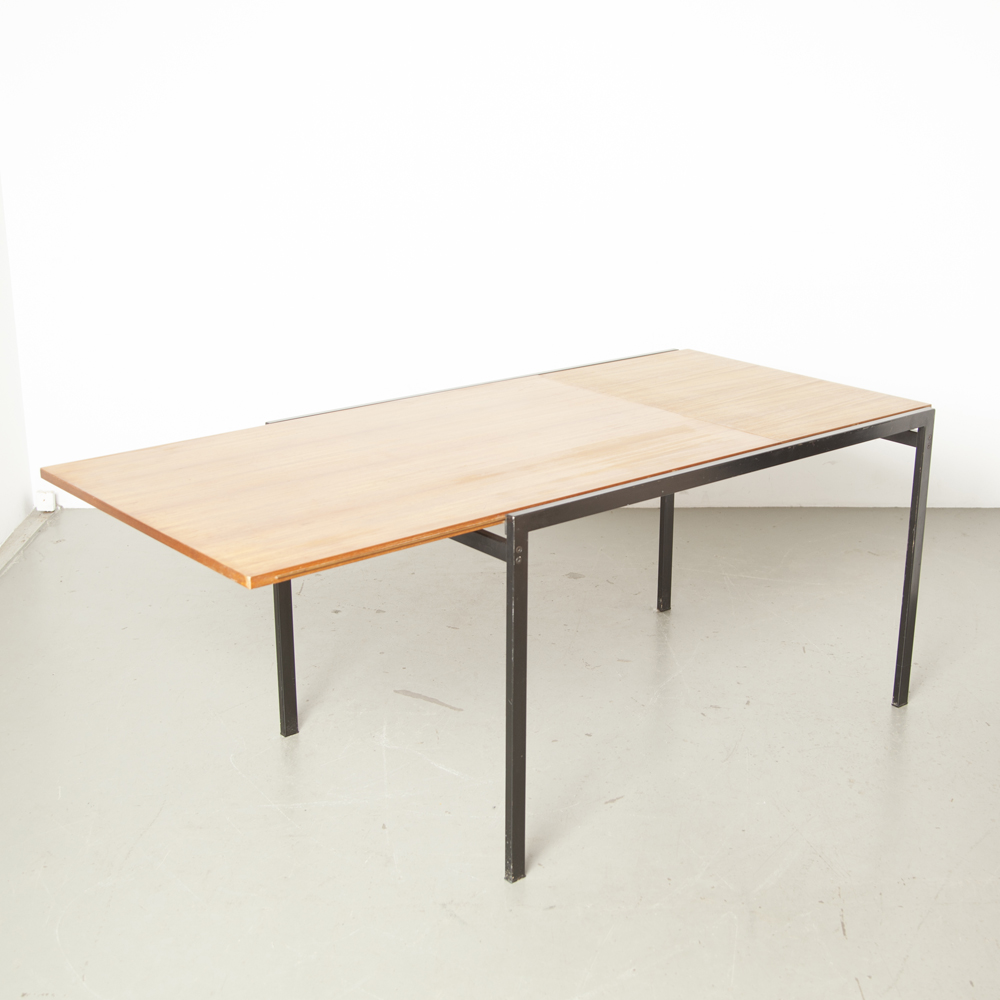 Zielig doolhof nadering TU30 uitschuifbare tafel Cees Braakman Pastoe ⋆ Neef Louis Design Amsterdam