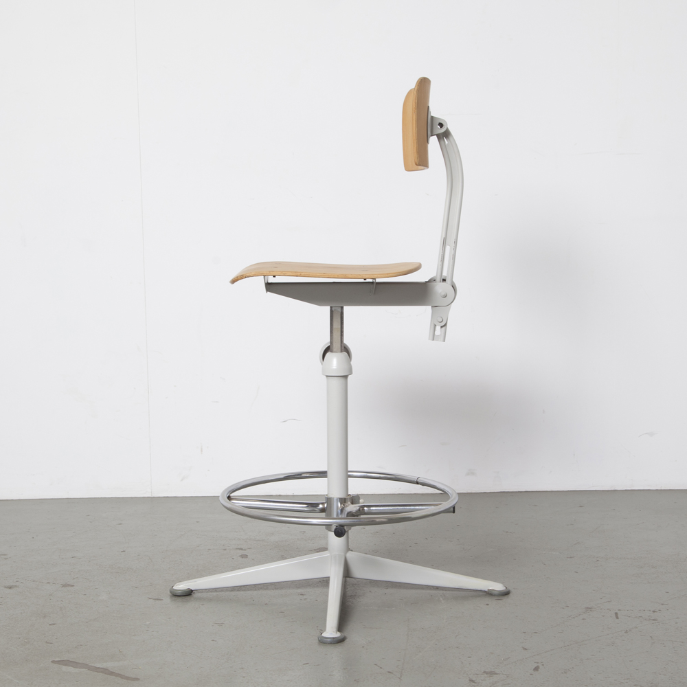 Drafting table chair Friso de blond Neef Louis Design Amsterdam