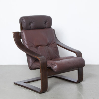 安妮扶手椅棕色皮革高背Coja风格由斯堪的纳维亚风格启发，1970年代悬臂弯形榉木胶合板染色深色椅子轻松休闲座椅座位70年代复古复古本世纪中期现代