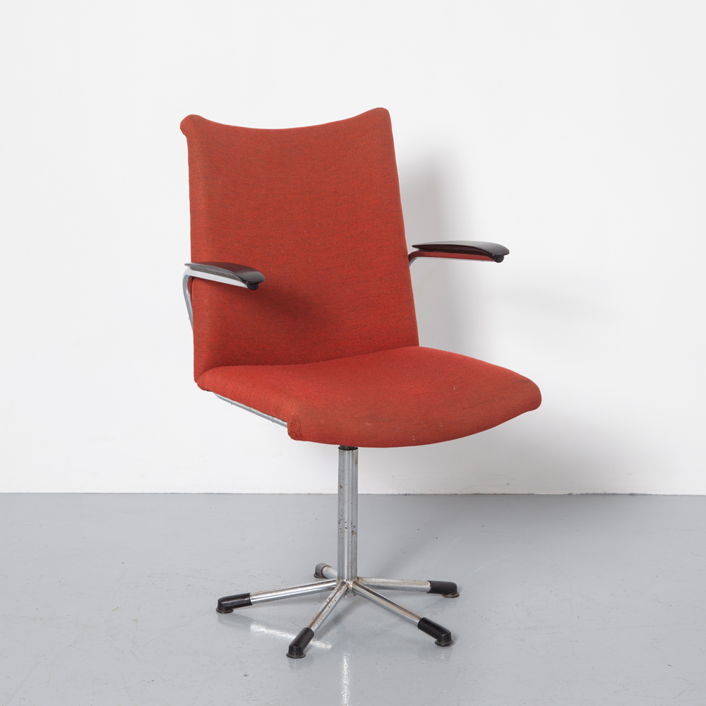 Chaise longue boekje Zee Bureaustoel 3314 Gebroeders De Wit rood ⋆ Neef Louis Design Amsterdam