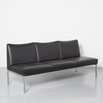 Wilkhahn black three-seat couch waiting-room bench sofa seating top quality thick leatherette naugahyde chromed rectangular tube legs geprüft Eden minimalist square squared-off compact sectional industrial clean aesthetic vintage retro mid-century modern 60s 1960s sixties