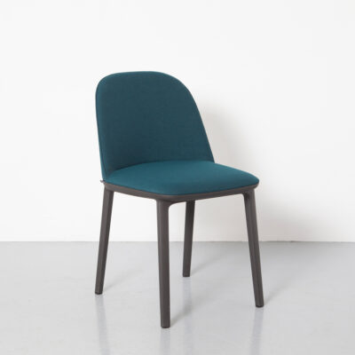 Softshell Side Chair Ronan Erwan Bouroullec Vitra Tissu d'ameublement en mélange de laine sarcelle courbes douces base en plastique d'une seule pièce anthracite gris foncé design moderne contemporain sièges des années 2010