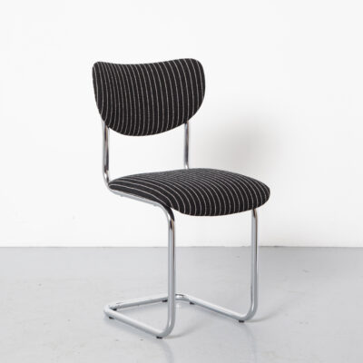 De Wit 模型 2011 椅子 Toon Gebroeders Schiedam 黑色弯曲镀铬管状钢框架新白色条纹装饰悬臂浮动座椅荷兰设计复古五十年代 50 年代 1950 年代中叶现代