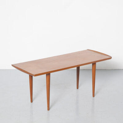 柚木单板咖啡桌卷边托盘顶部锥形腿小矮沙龙丹麦灵感复古复古世纪中叶现代 60 年代 1960 年代 XNUMX 年代铜绿