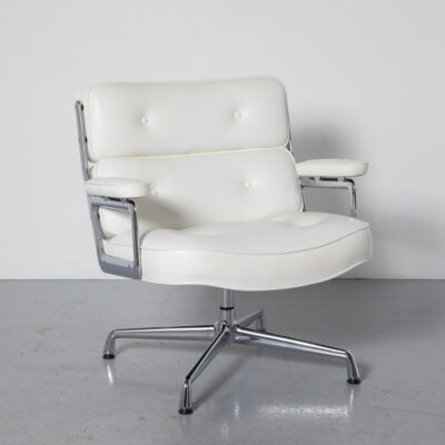 Lobby Chair ES105 ES 105 Charles Eames Ray Vitra snow white leather conference office waiting chromed die-cast aluminium high-quality swivel cushion four-star base contract design classic vintage retro mid-century modern 60s 1960s sixties seating