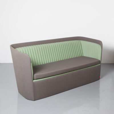 Gispen TST Sofa Michael Young 2.5 seater wraparound backrest luxury appearance 3D-milled foam Red Dot Design Award 2015 good ergonomics sustainable Kvadrat Divina Wool two-tone couch contemporary modern 2010s seating corrugated back