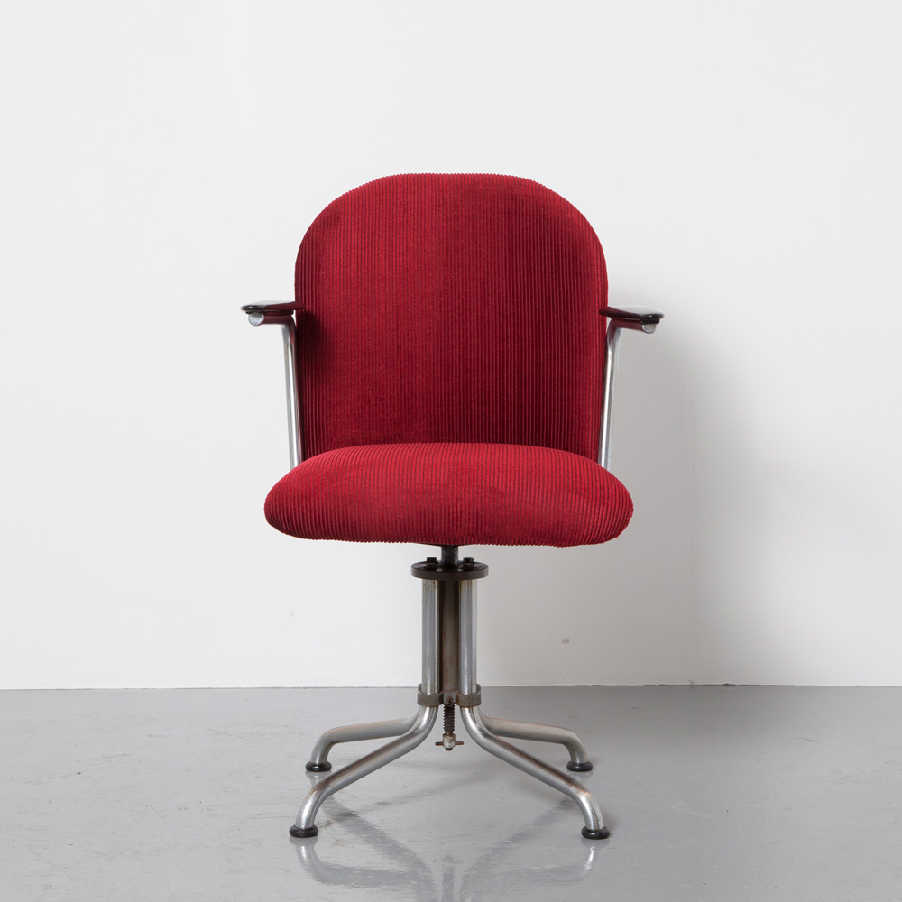 borst Snikken Celsius Model 356 Gispen bureaustoel rood ⋆ Neef Louis Design Amsterdam