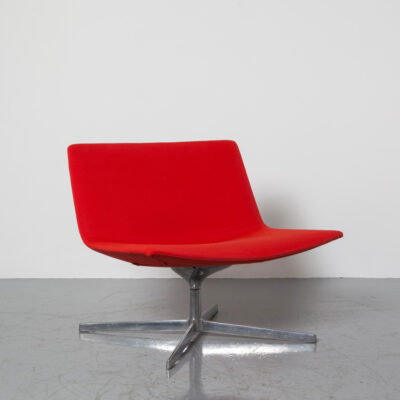 Catifa 80 4-Ways Lounge Chair red Arper Studio Lievore Altherr Molina 베이스 폴리싱 처리된 알루미늄 회전식 자동 리턴 덮개를 씌운 폴리우레탄 쉘 Area 대기실 Break-out Living 현대적인 모던 2000년대 디자인 좌석 안락의자 이지