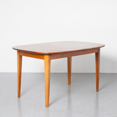 طاولة Poly-Z AA Patijn Zijlstra meubelfabriek Joure ضوء أنيق داخلي ما بعد الحرب قشرة Nieuwe Wonen قشرة أوروبية من الخشب الصلب الكلاسيكي في منتصف القرن تصميم هولندي حديث في الخمسينيات من الخمسينيات من القرن الماضي