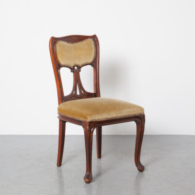带有爱德华七世风格的新艺术风格餐椅实木雕刻装饰敞篷腿亚麻黄色天鹅绒装饰饰钉复古复古古董 30 年代 1930 年代三十年代
