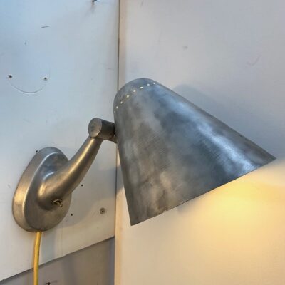 lampada da parete in alluminio
